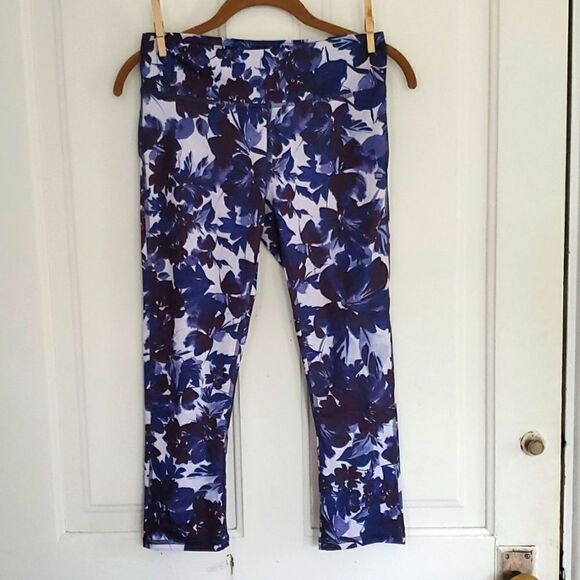 Fabletics Powerhold Cropped Floral Leggings - Picture 1 of 8